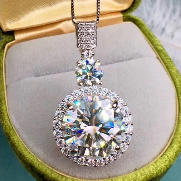 New 10 carats Diamond Moissanite Necklace - Picture 3 of 7